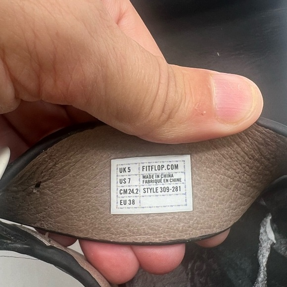 FitFLop - Bon Black Leather Adjustable Strappy Comfortable Wedge Size 7 - Picture 13 of 13